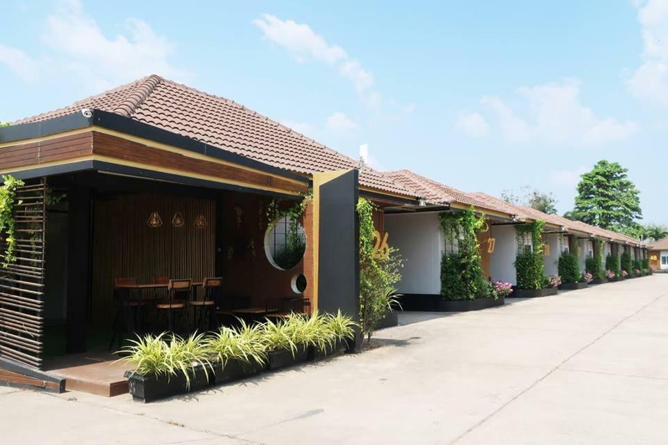 Golden House Hotel Sakaeo Sa Kaeo Ngoại thất bức ảnh